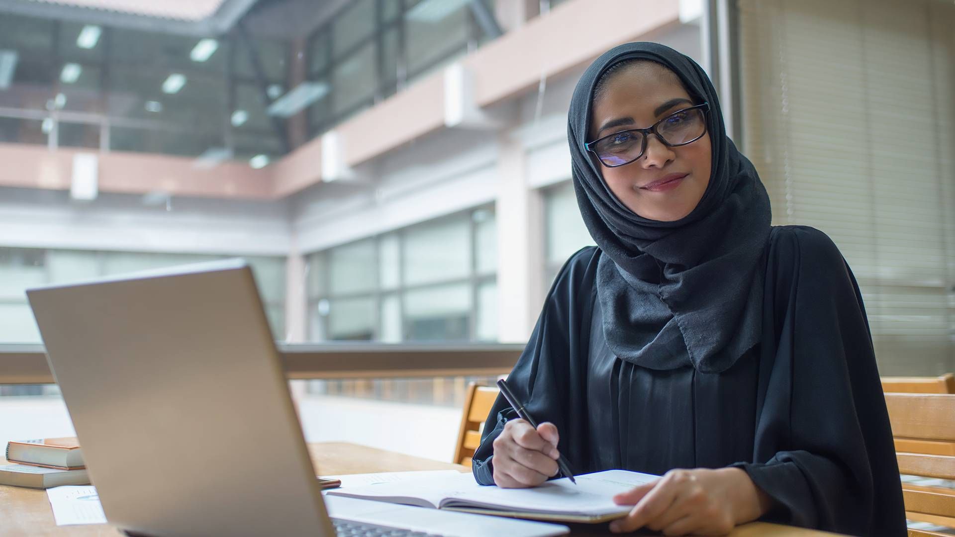 using app to learn - Best Way to Learn Arabic Online