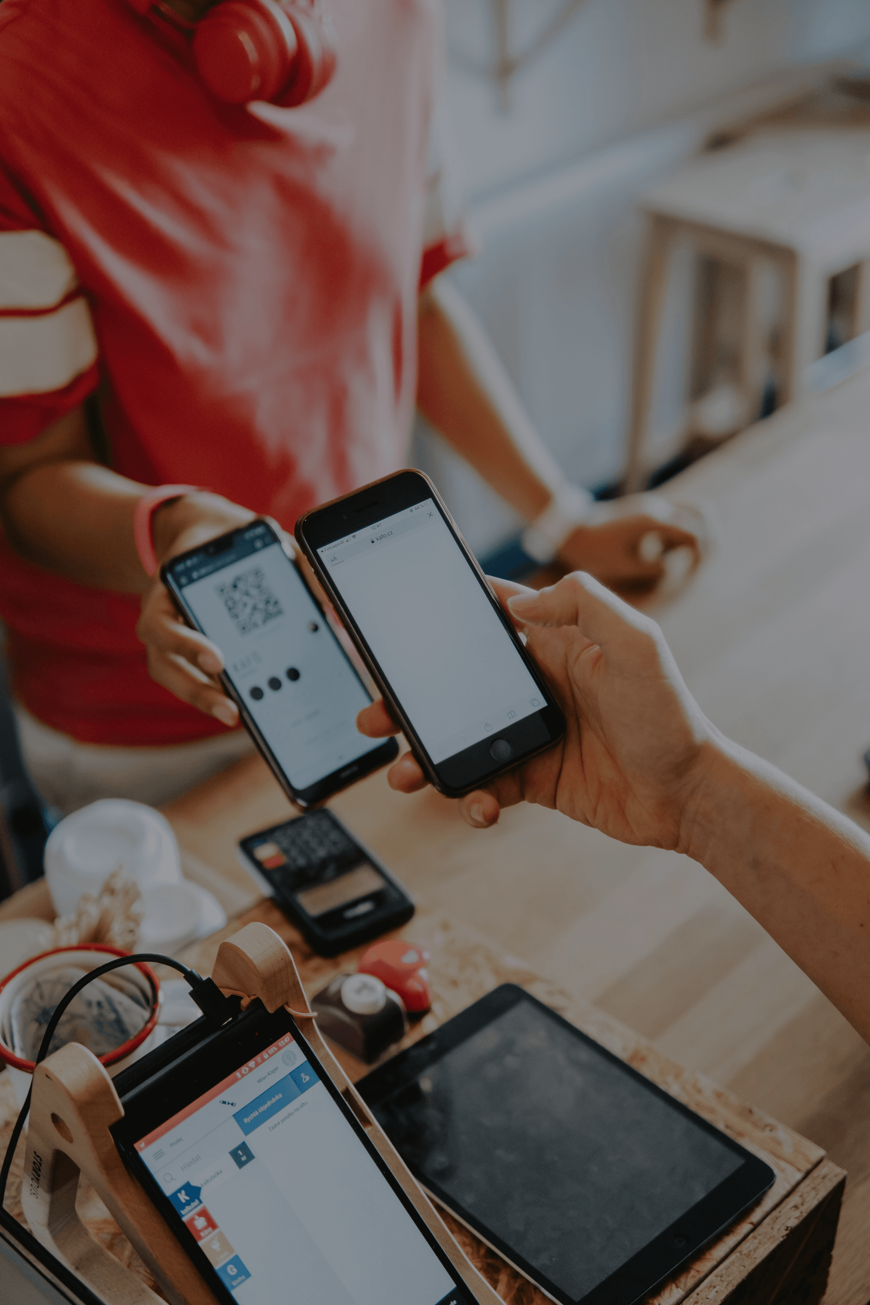 scanning qr code on phone