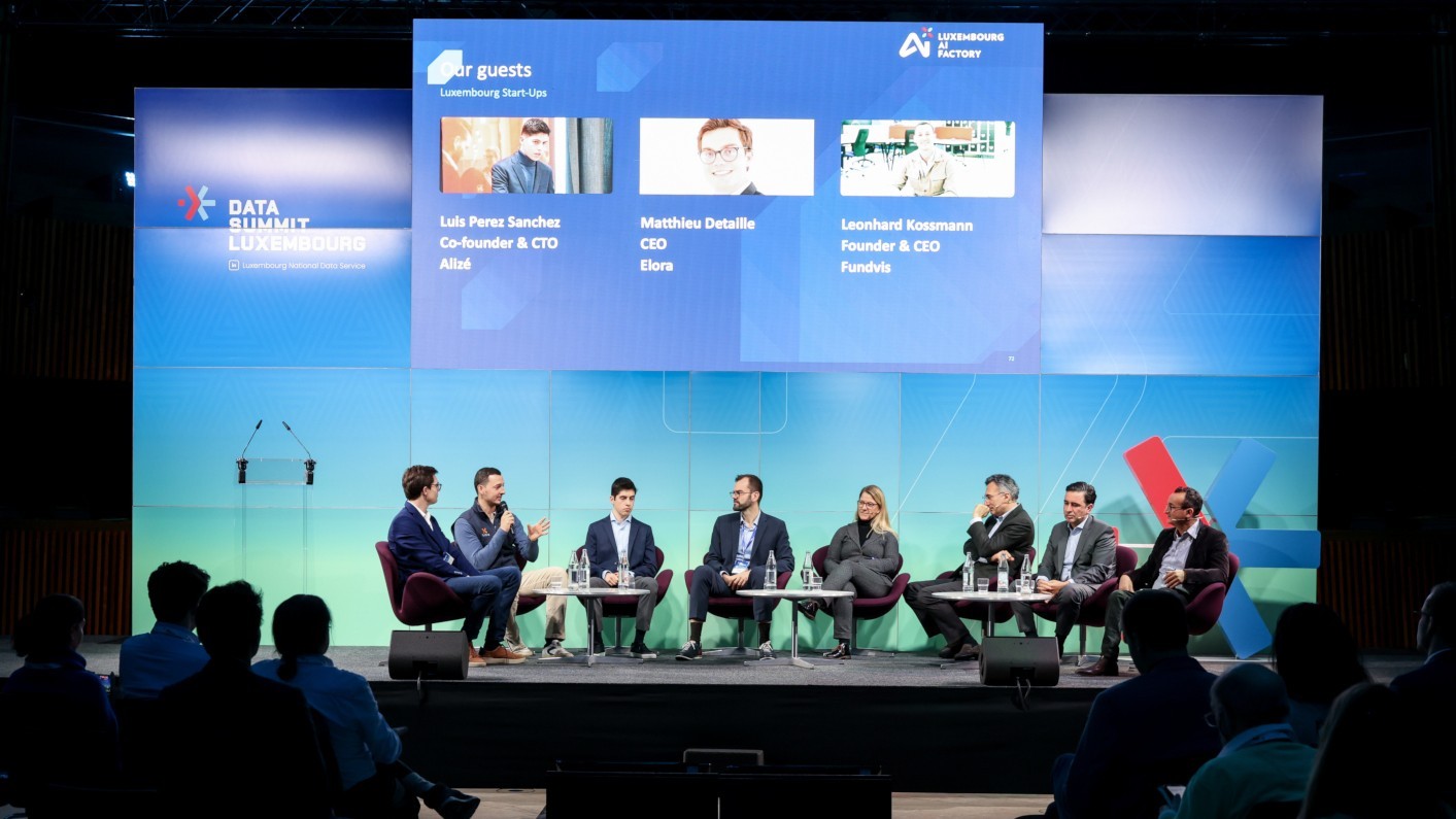 **Photo du panel de la Luxembourg AI Factory lors du Data Summit Luxembourg 2025**