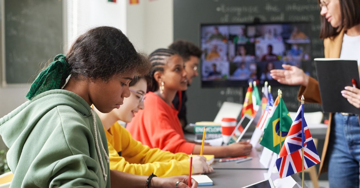 Child-Thrive-in-an-Online-Learning-School