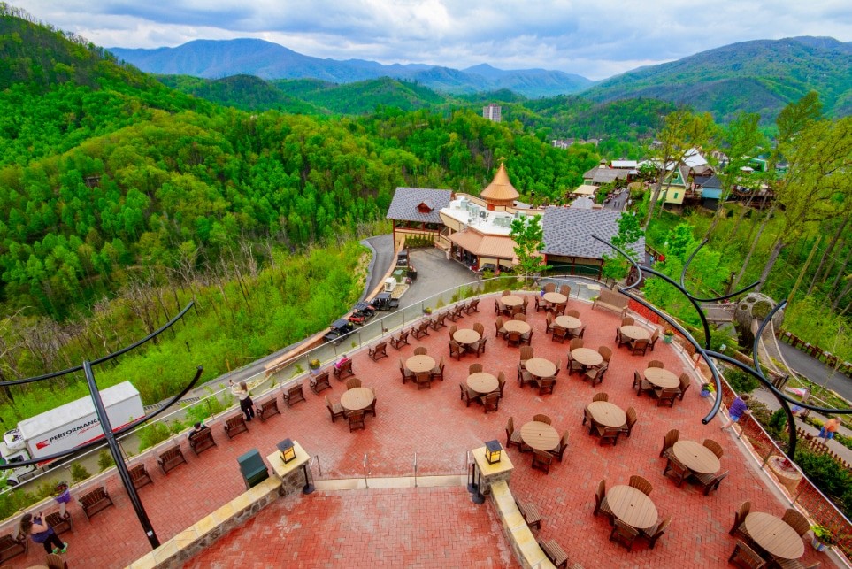 The BEST Rainy Day Activities Near Gatlinburg, Tennessee