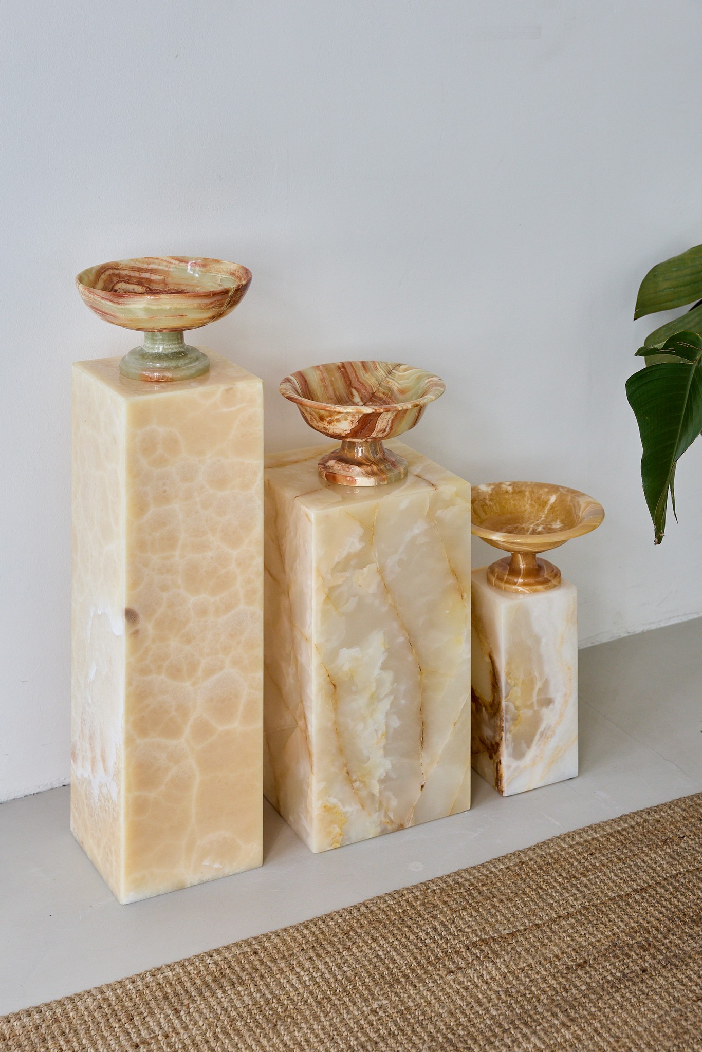 Dekorative Onyx-Säulen mit Schalen