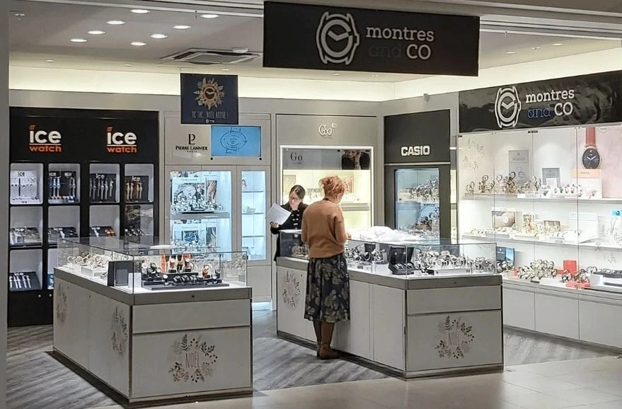 vue large d'une boutique