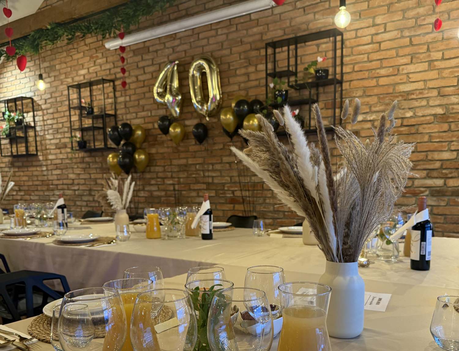 Spokojne urodziny dorosłych w restauracji pod Poznaniem