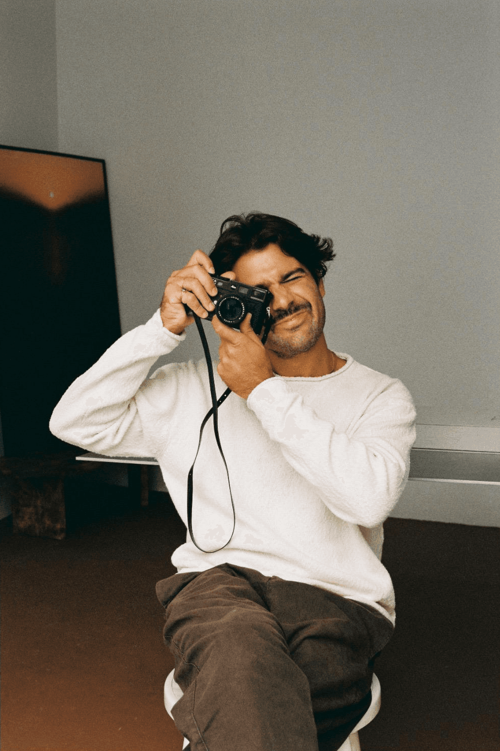 Antonio working on its exposition