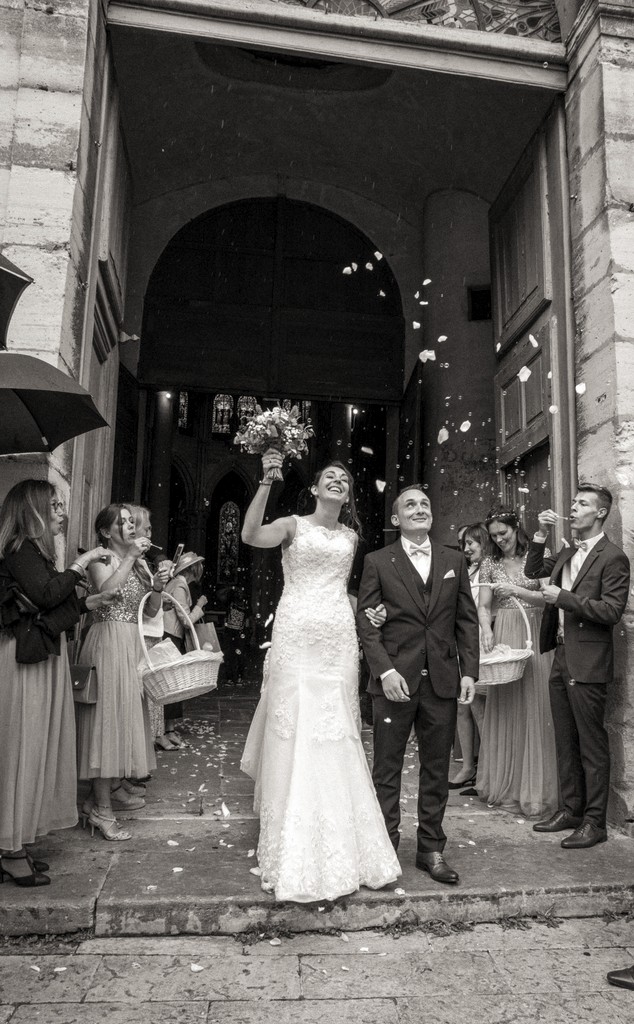 Album photo de luxe — French wedding photographer Paris — luxury wedding book France — Maison Elion — relique photographique rare — fragment intemporel — rituel artistique — photographe mariage haut de gamme — Seine-et-Marne 77 — album mariage bespoke sur mesure — timeless photography France — image symbolique — luxury French wedding photography