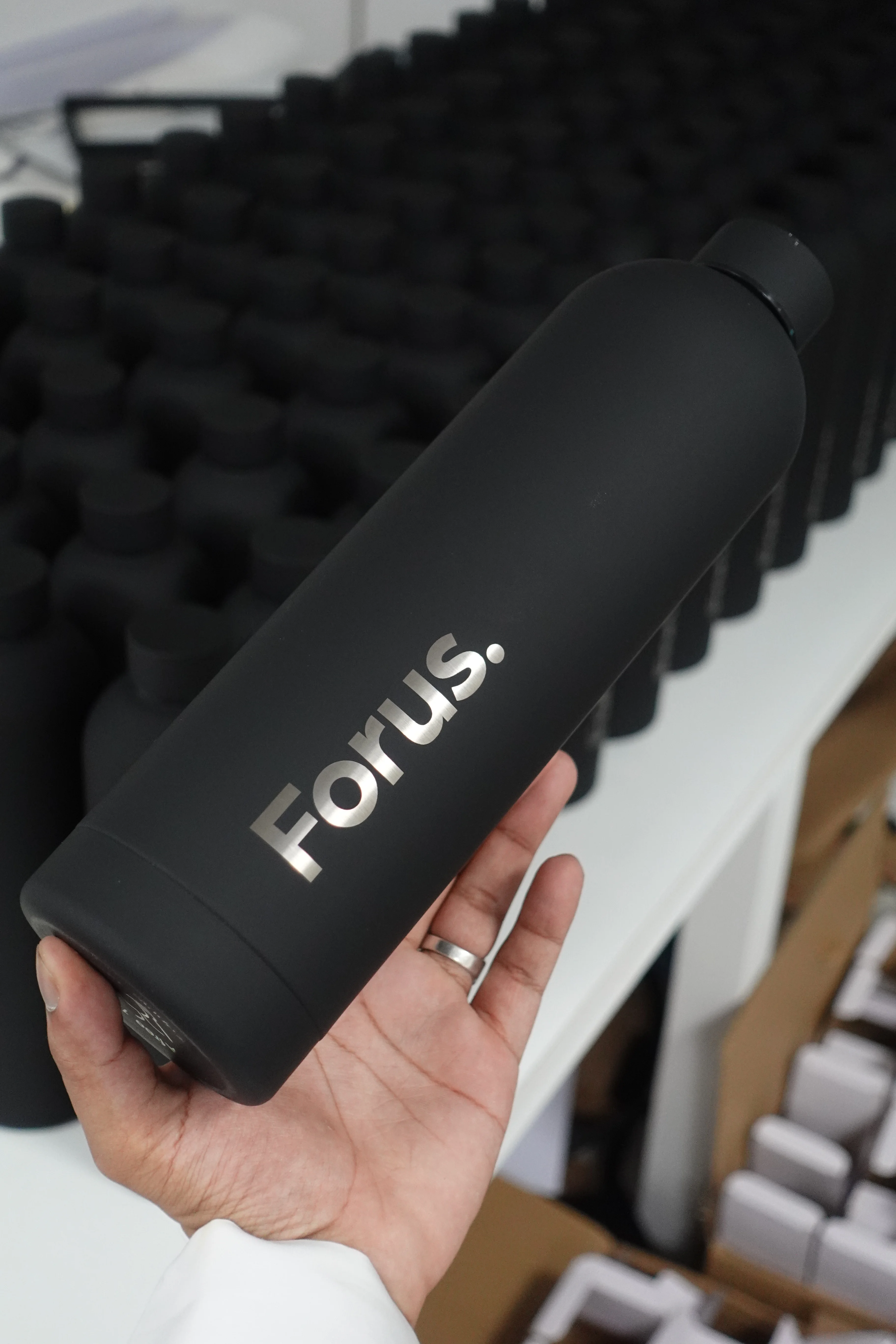 custom-engraved-tumbler-water-bottle-uae-blackinkgraphics