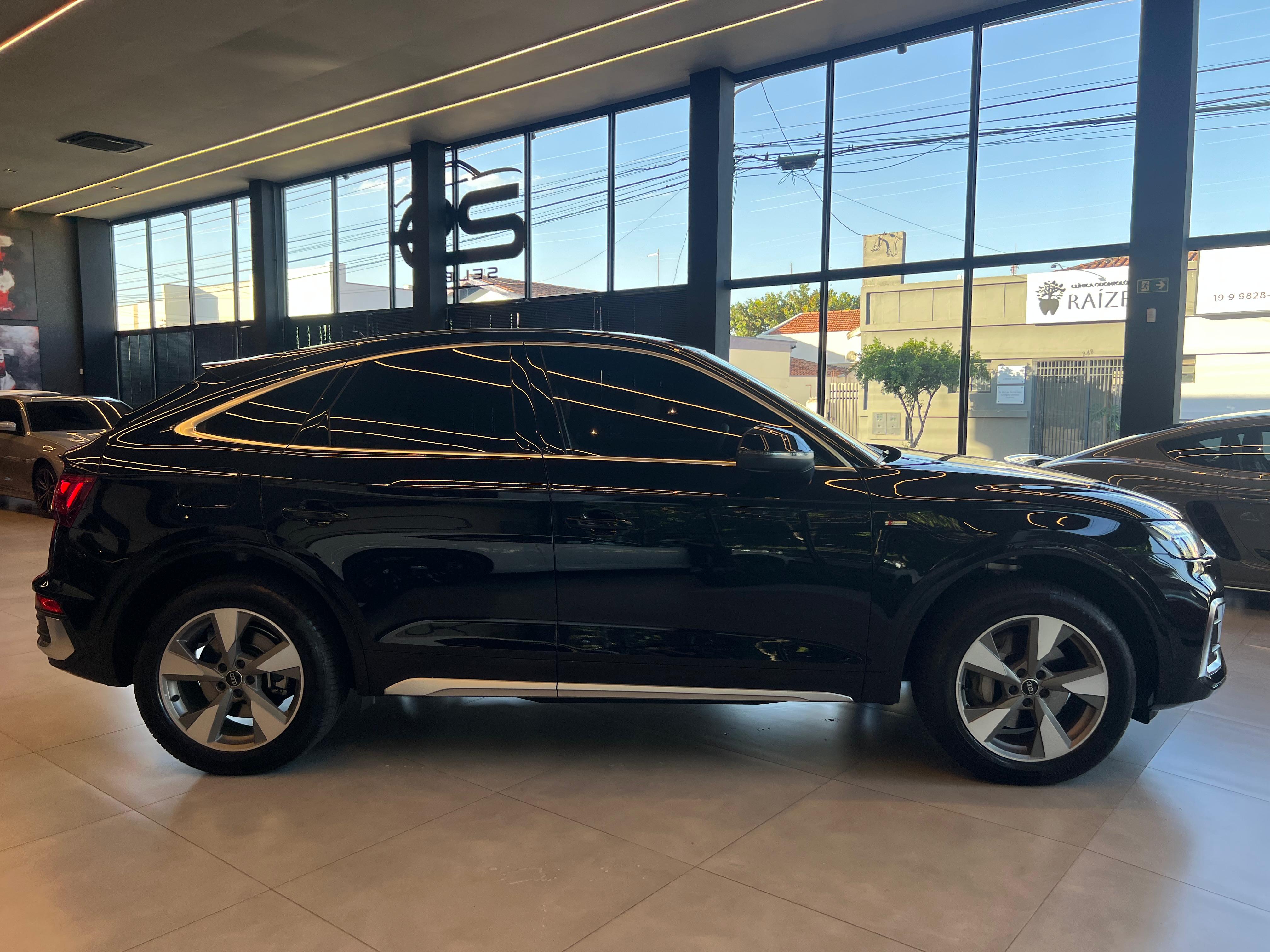 2.0 AUDI Q5 TFSIE S TR QT (HIB)