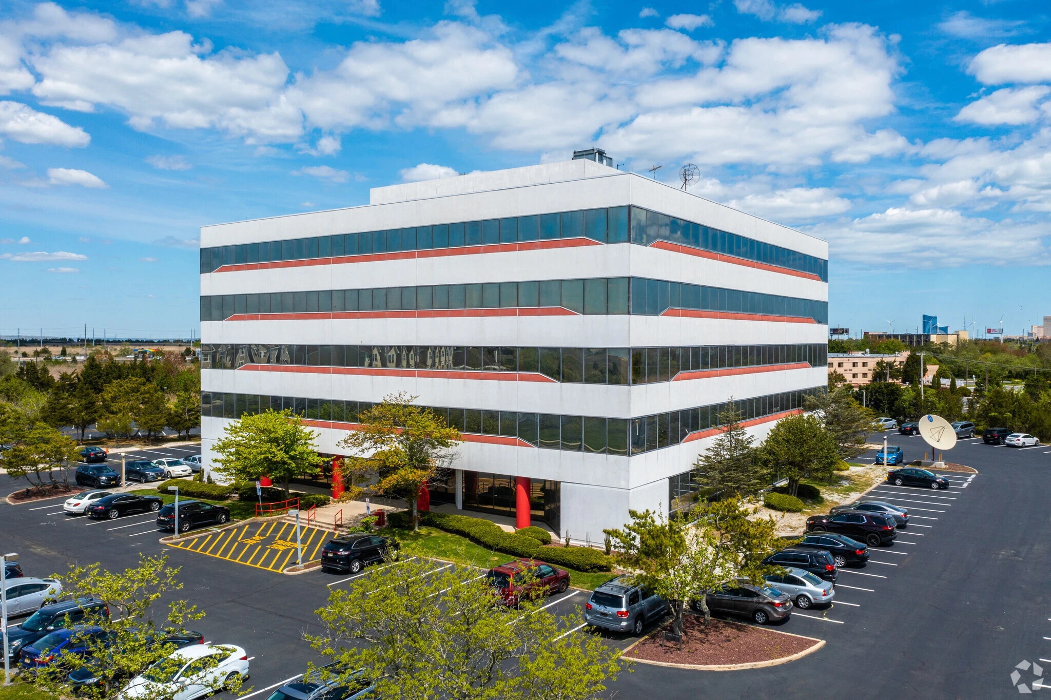 BayPort One is a Class A Office Building currently with various office suites.