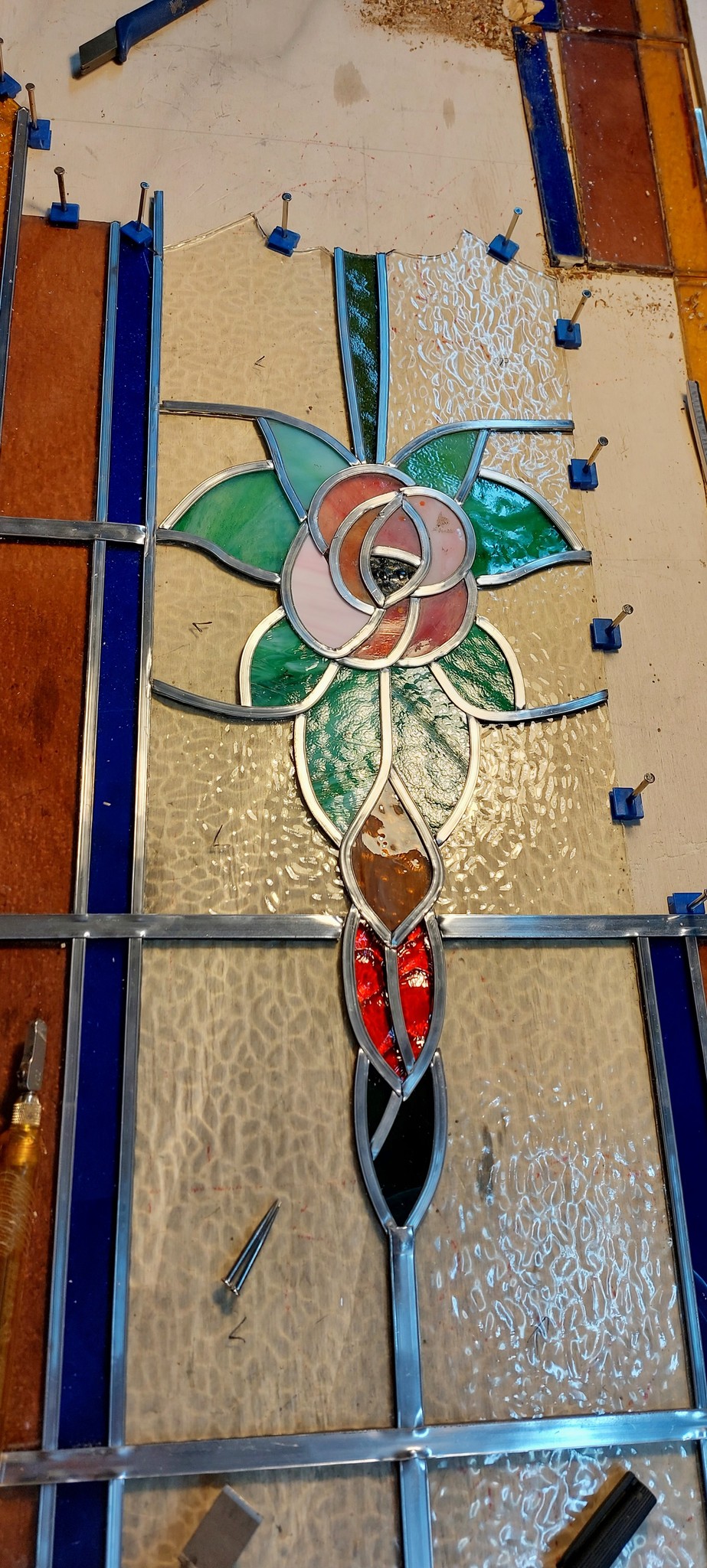 Detail van het Art-Nouveau bloemelement - Dilbeek