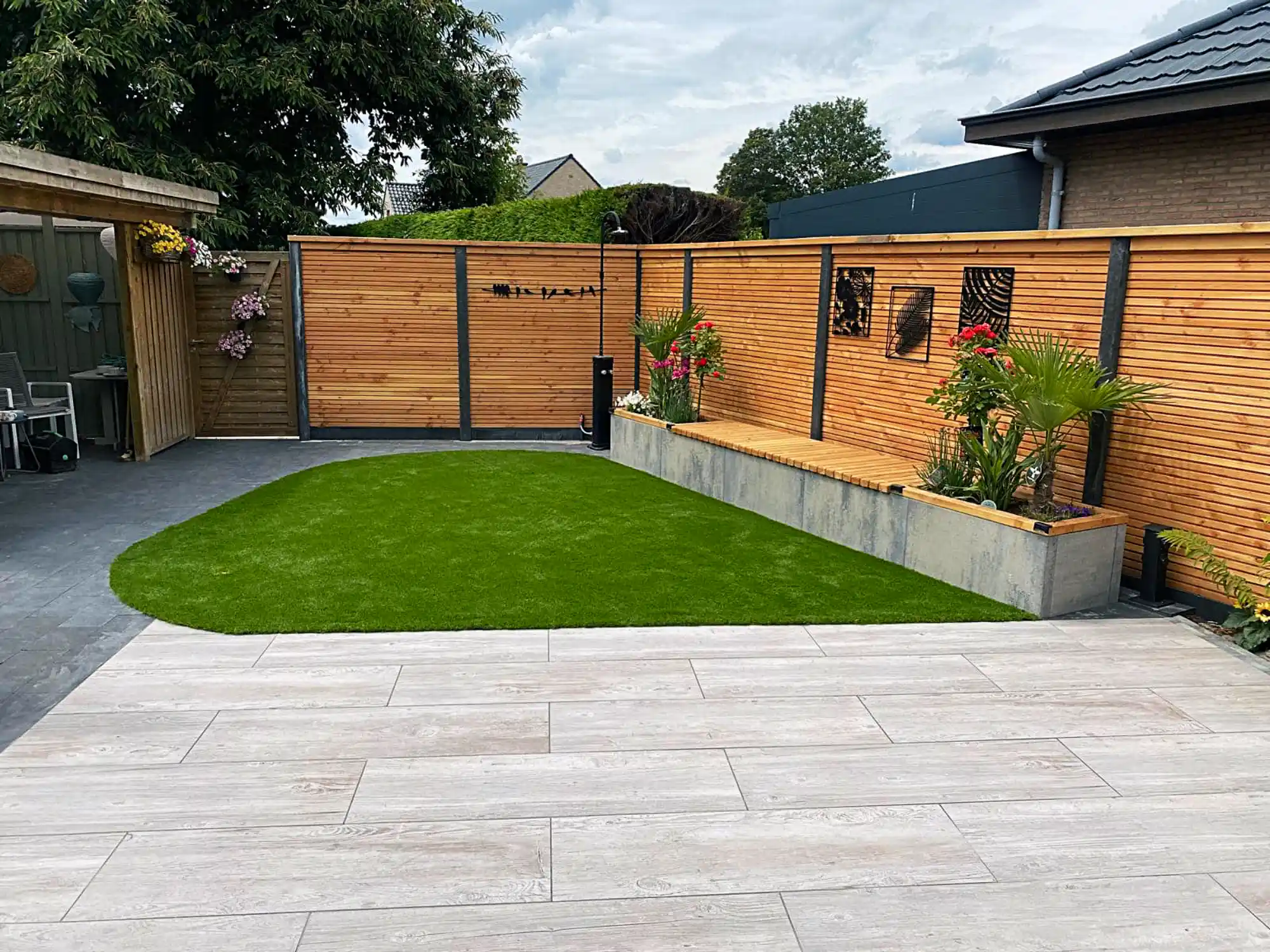 Voorbeeld van een gerealiseerd tuinproject door De Boogerd, met aandacht voor detail, duurzaamheid en maatwerk.