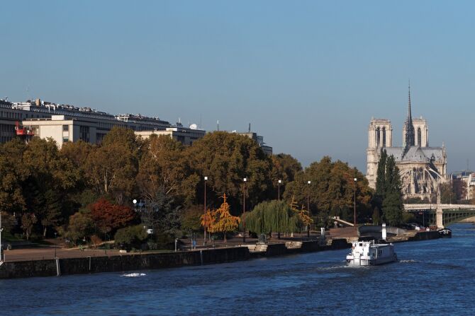 13. Dance at Jardin Tino Rossi