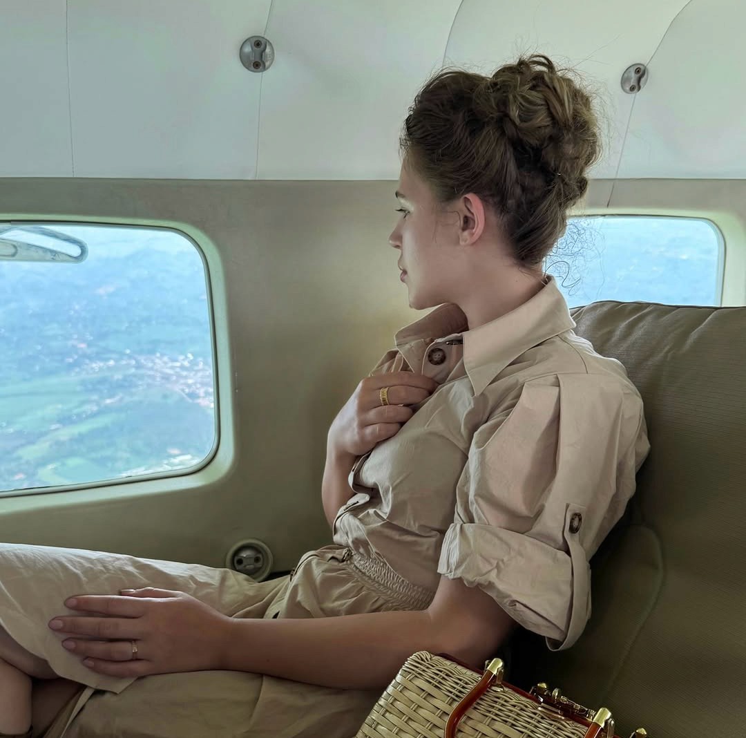 A-tourist-on-a-Ugandan-flying-safari-to-Bwindi