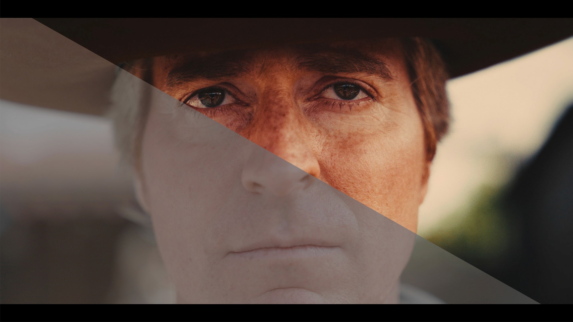 A two screens from the hair salon website