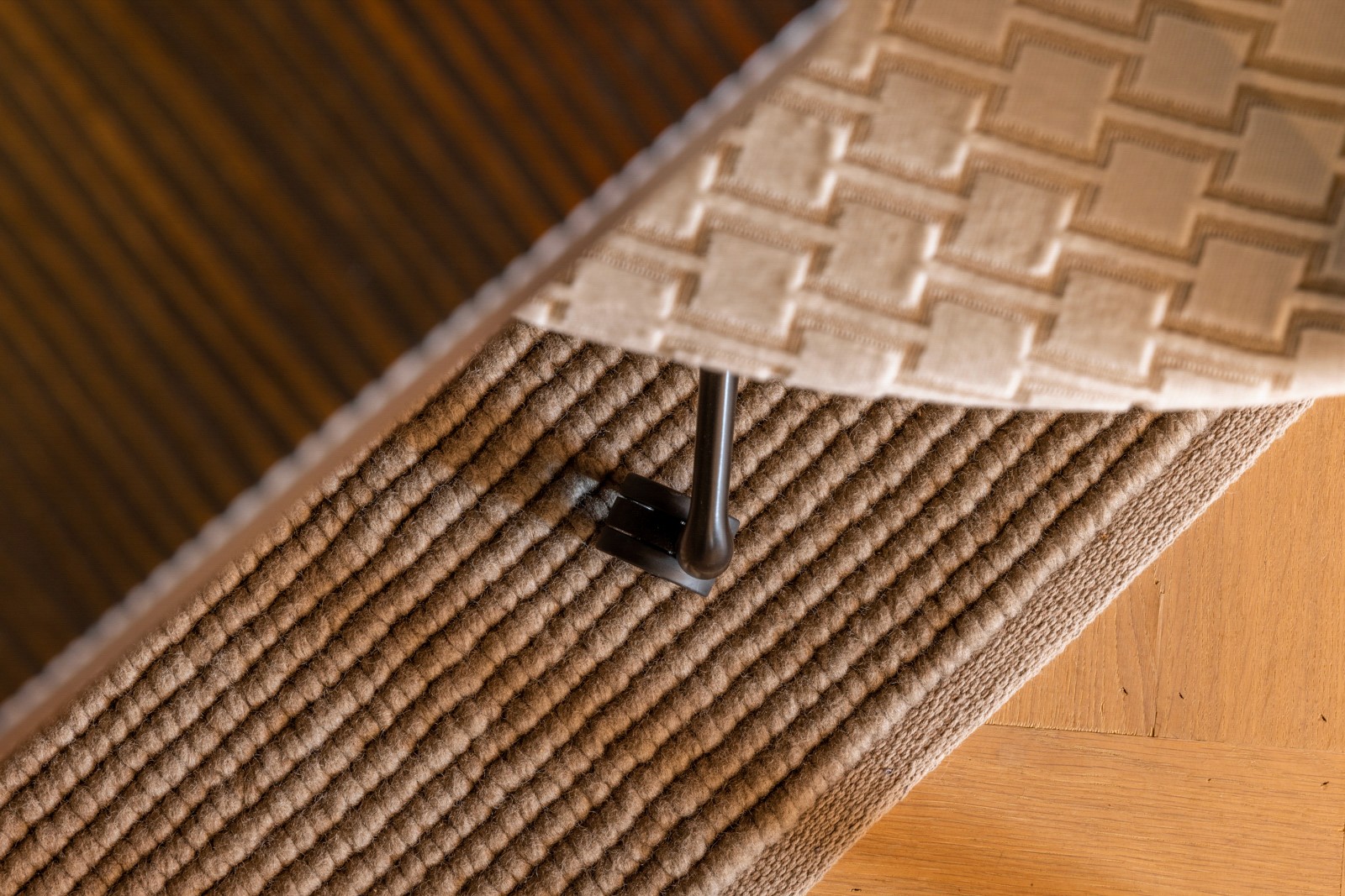 Positive Space - Mollie HQ stoffering detail