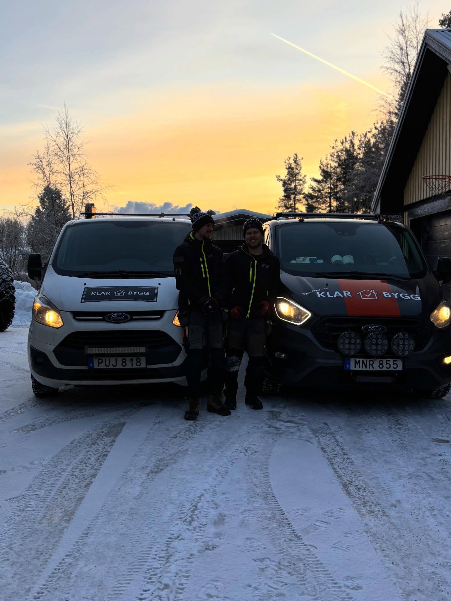 a close up of a roof with a blue sky in the background