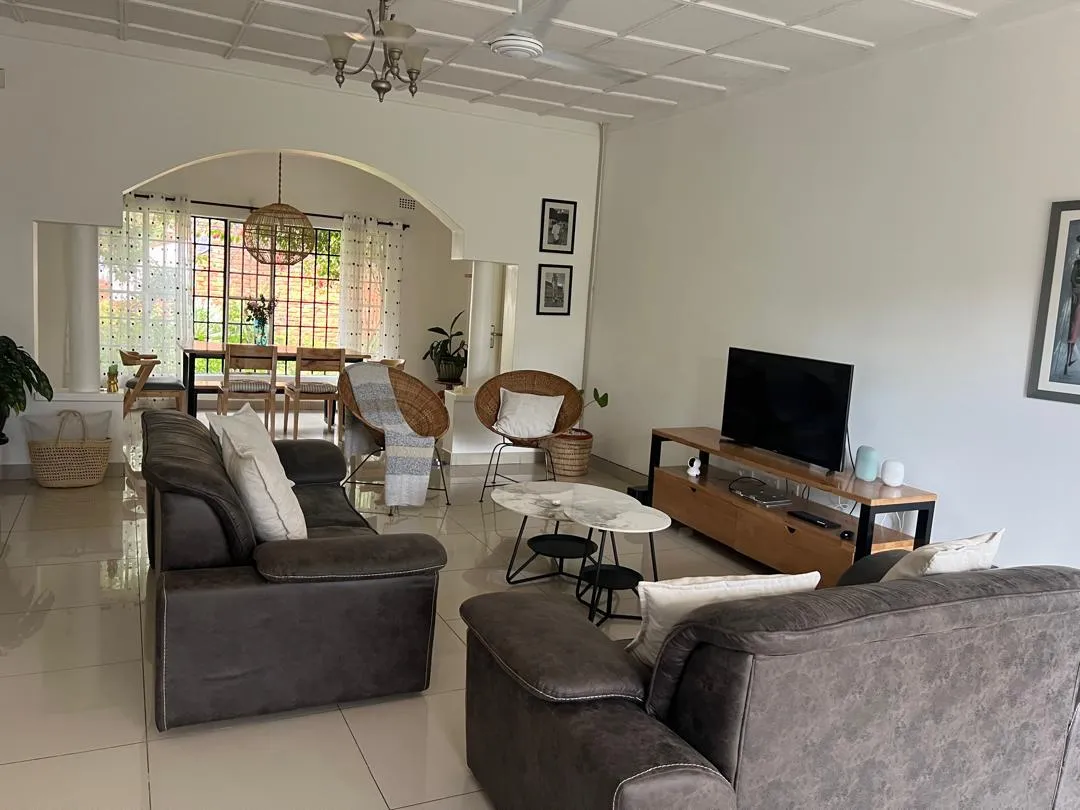area 43 - 3 bed - rent - 2 - lounge