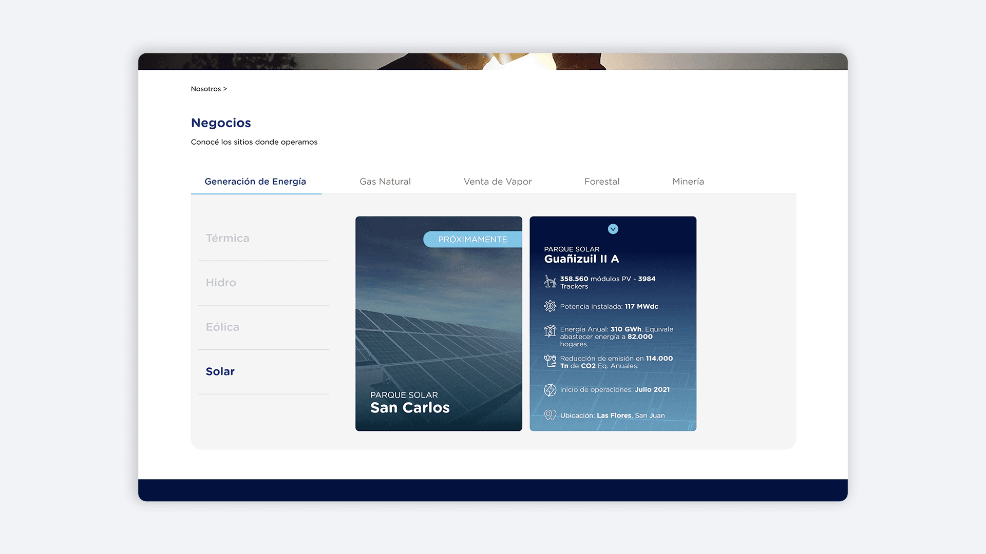 Captura de interfaz web con diversas secciones informativas sobre un fondo con degradado azul profesional.