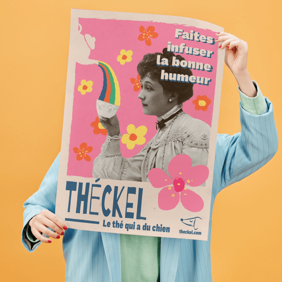Affiche theckel tenu par un homme