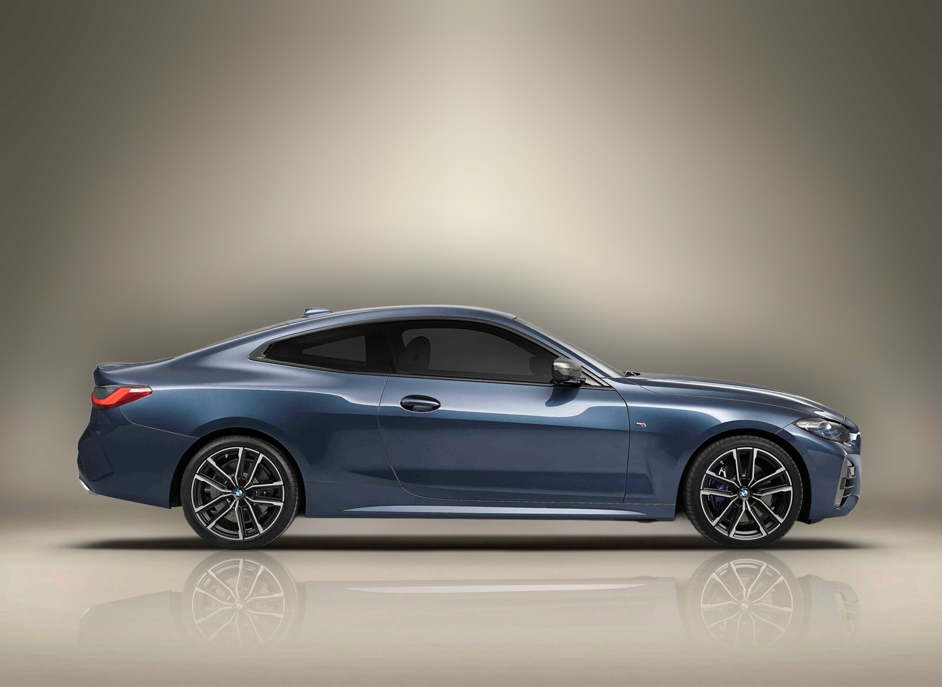 Location BMW M440i Cabriolet Bleu à Dubaï – Keyz Rent | Sportive
