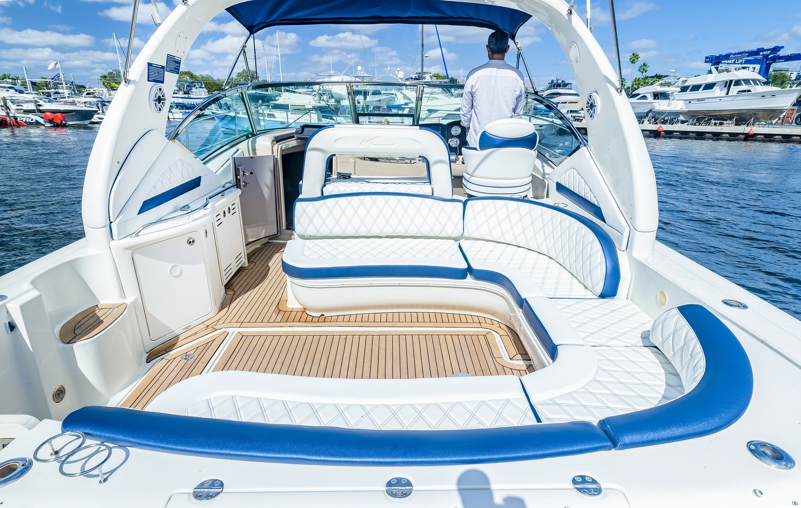 Sunset cruise on the SeaRay SunDancer 50' Yacht – Monarc VIP luxury rentals