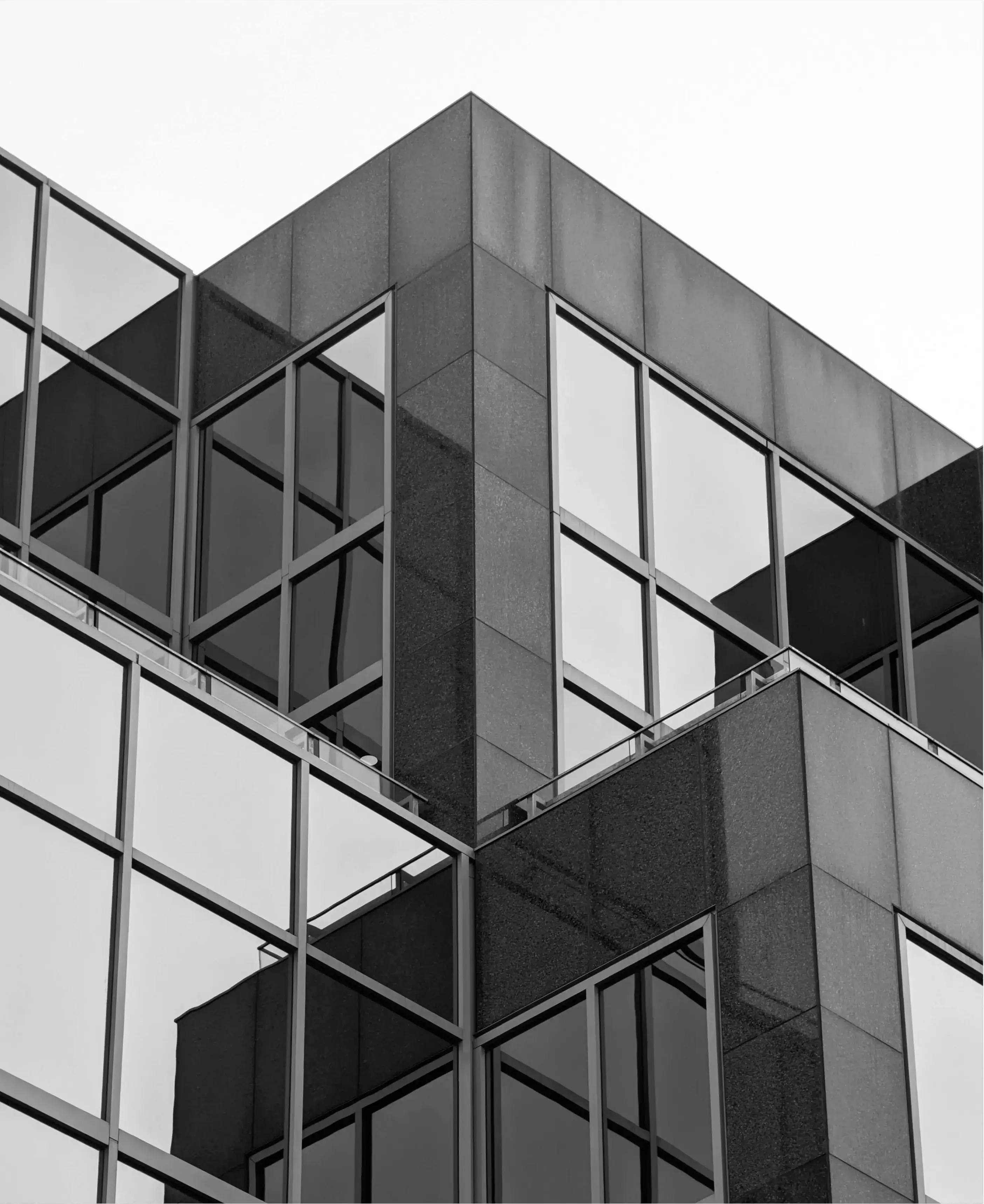 Bildausschnitt eines modernen minimalistischem Gebäude (Stegmann Sanierung)