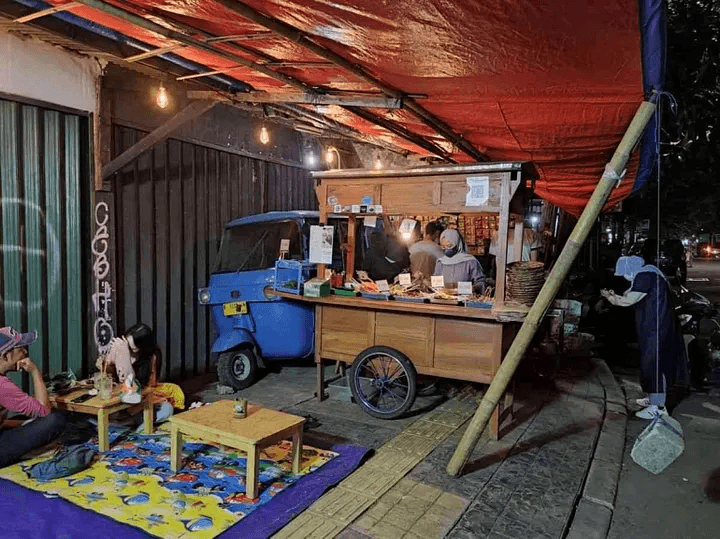 Angkringan Cart as the reference
