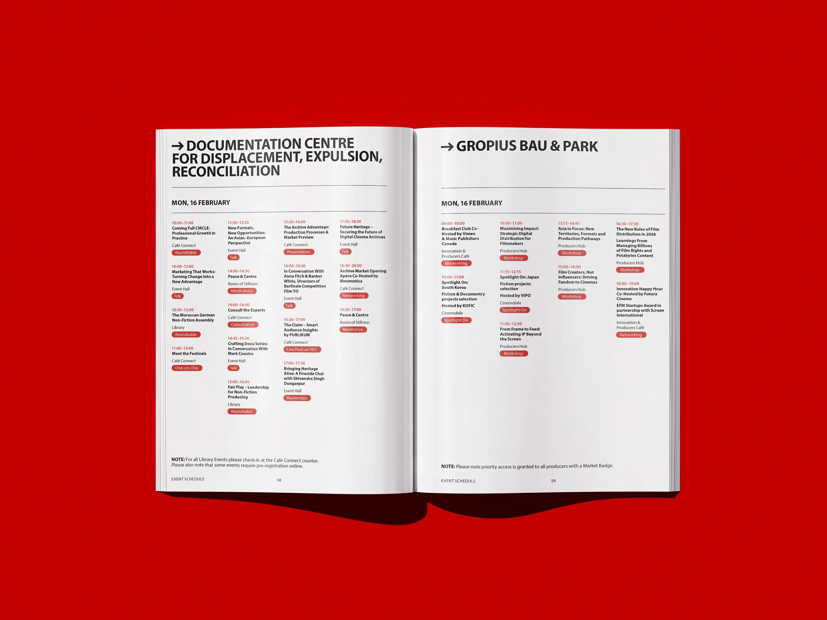 Berlinale EFM Guide 2026 Mockup: aufgeschlagene Programmübersicht mit Veranstaltungsplan nach Locations, freigestellt auf rotem Hintergrund
