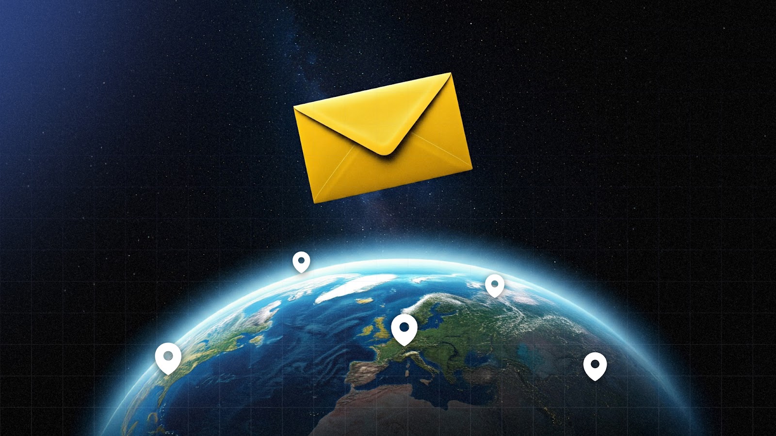 Gelber E-Mail-Umschlag über der Erde mit Standort-Pins als Bild für globale Reichweite per B2B-E-Mail