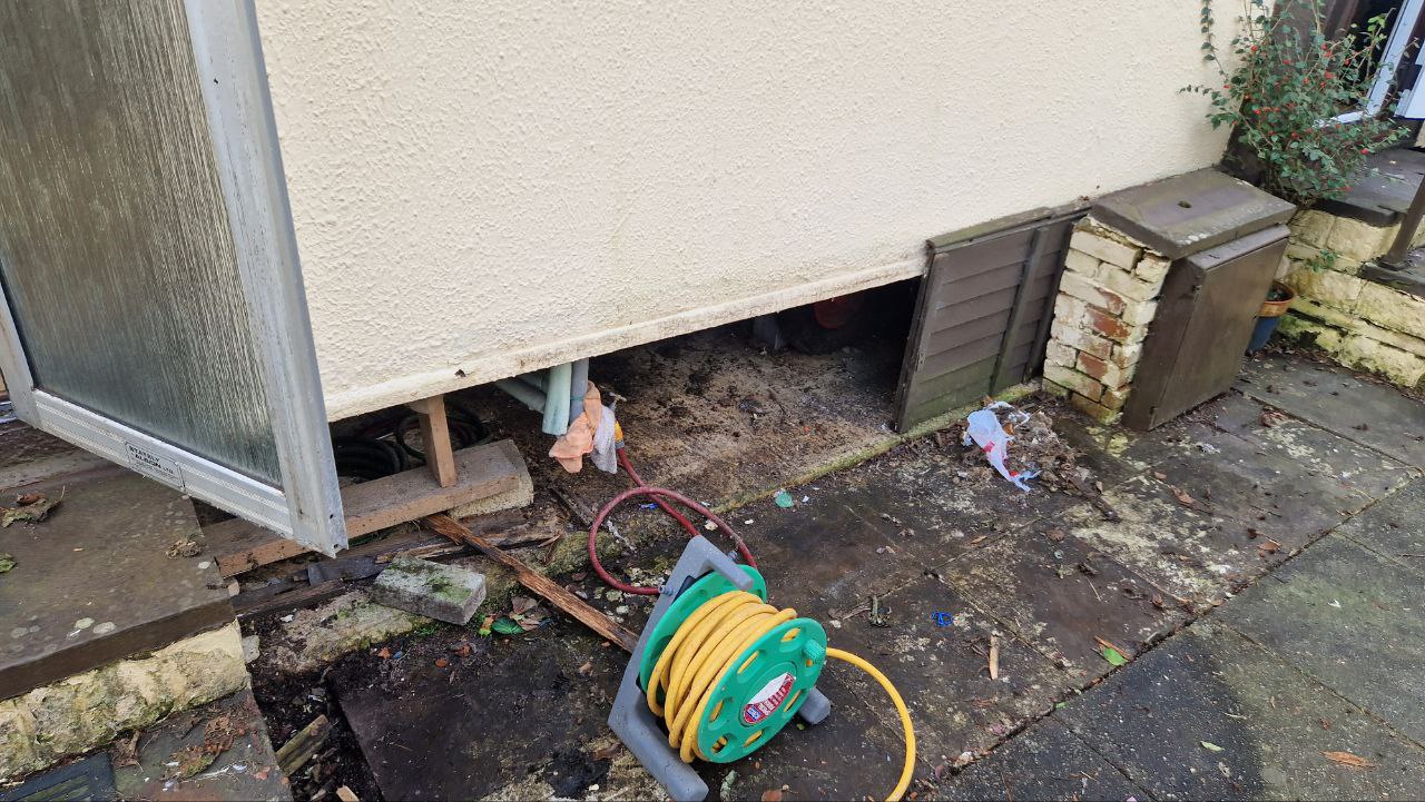 static caravan underfloor access