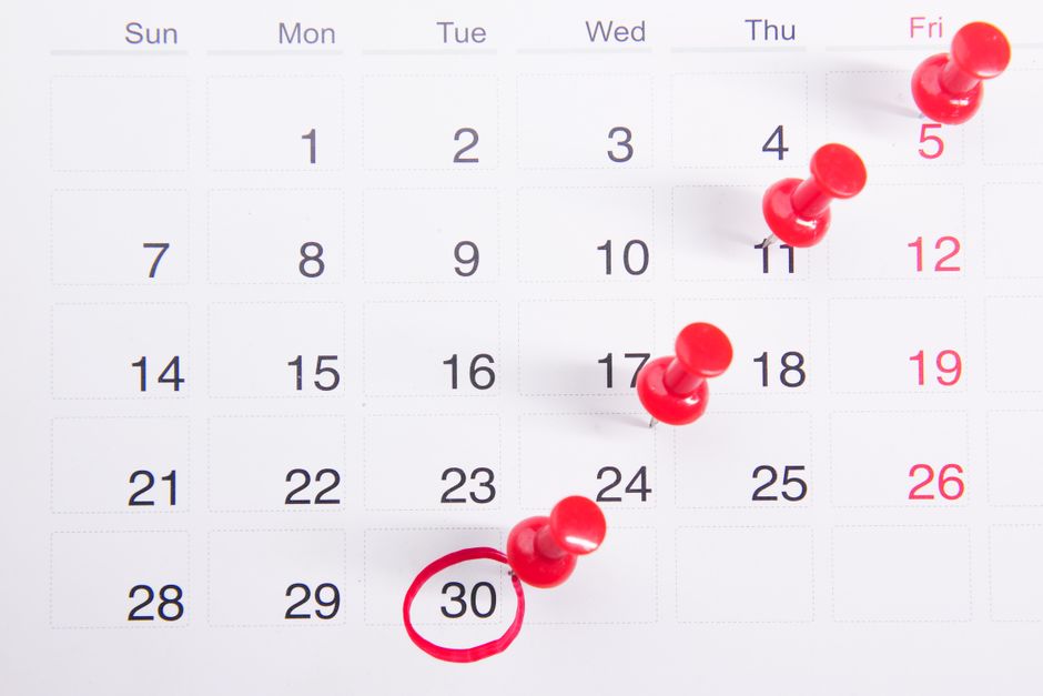 Calendar with a 30-day deadline marked for legal response - respond to debt lawsuit