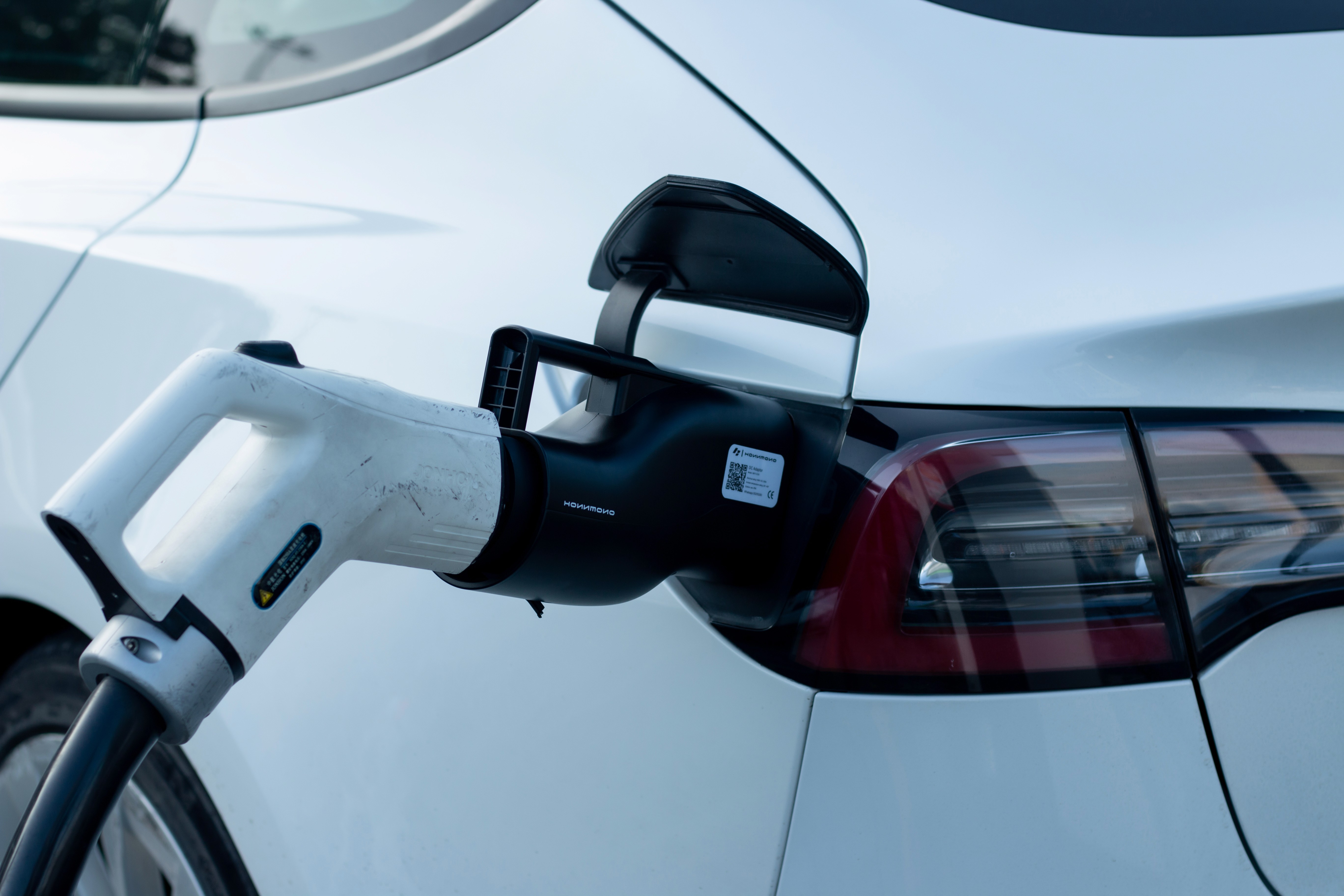 Tesla Model3 使用honnmono轉插充電