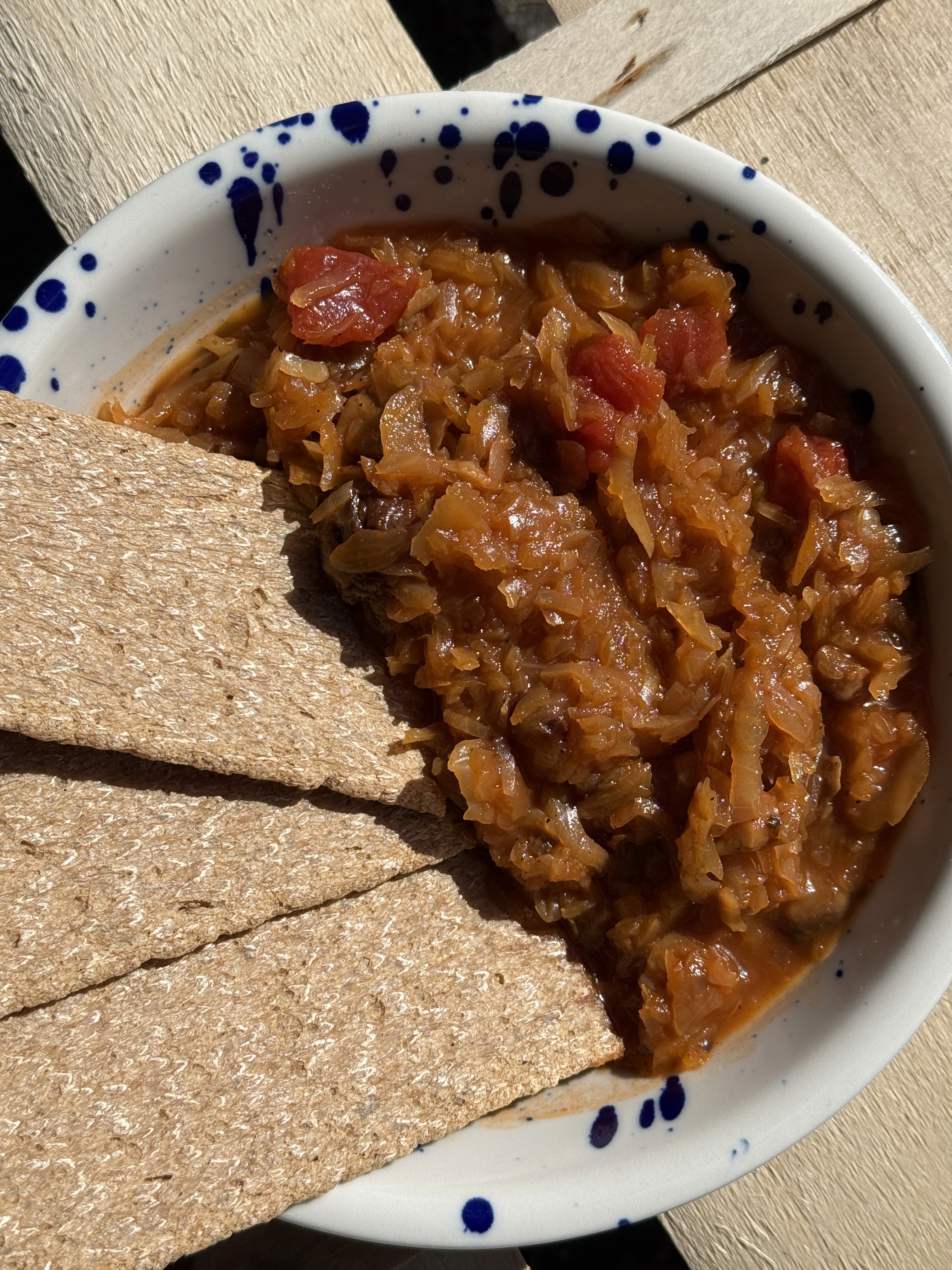 Dieta pudełkowa prosto z Bydgoszczy dostarcza smaczną i zbilansowaną dietę pudełkową w przystępnych cenach. Jeśli szukasz zdrowego i taniego cateringu dietetycznego, nasza dieta pudełkowa Bydgoszcz to idealne rozwiązanie. Catering dietetyczny z Bydgoszczy zapewnia świeże, wysokiej jakości posiłki, które łączą smak i wartość odżywczą w wyjątkowo atrakcyjnej cenie. Postaw na dietę pudełkową Bydgoszcz, aby cieszyć się wygodą i najlepszym stosunkiem jakości do ceny na rynku. Catering dietetyczny w Bydgoszczy to doskonały wybór dla każdego, kto chce zdrowo jeść bez konieczności samodzielnego gotowania, wybierając tanie i sprawdzone rozwiązania.