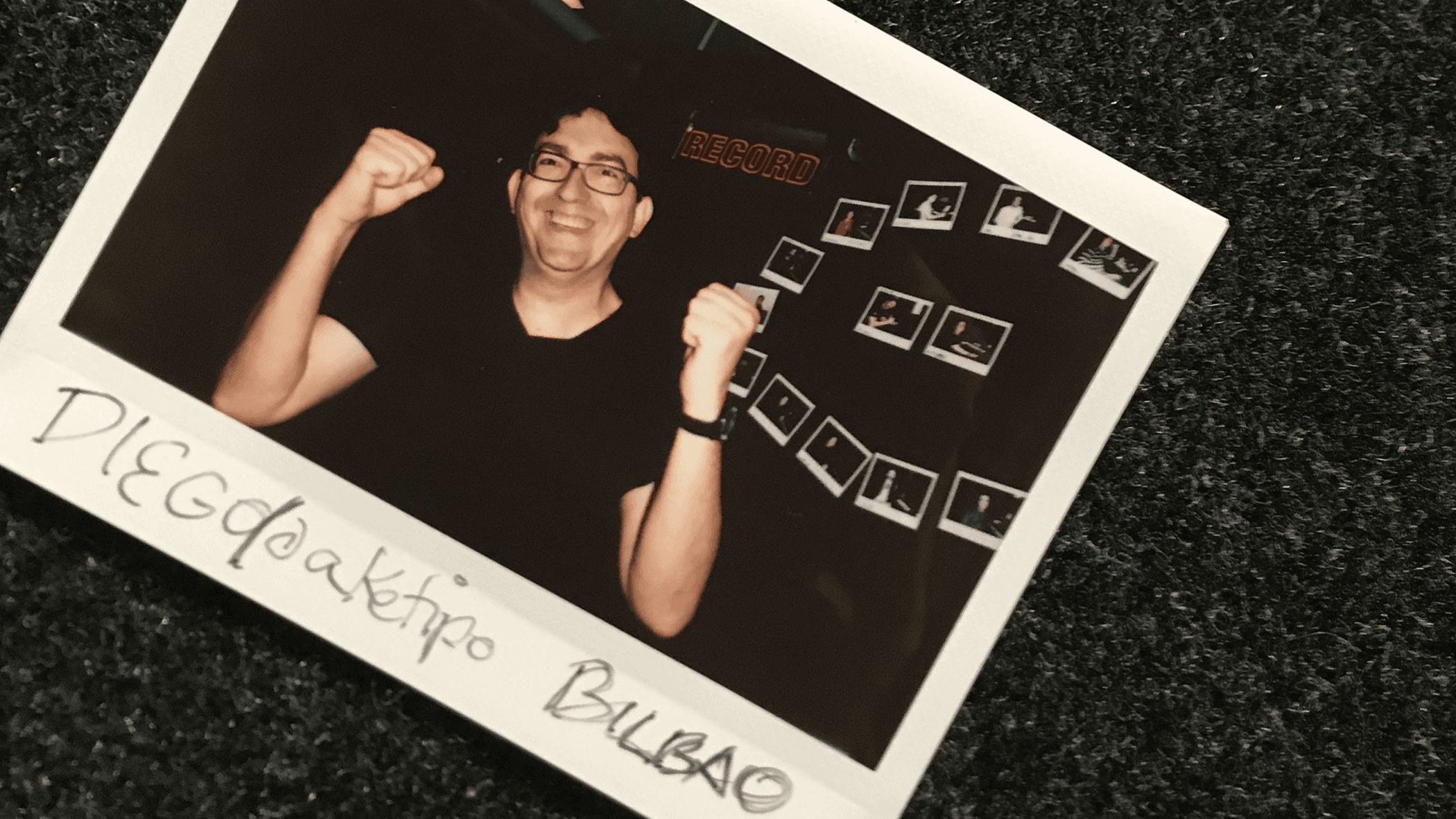 polaroid personalizada en los estudios de LinkedIn en Graz - Austria