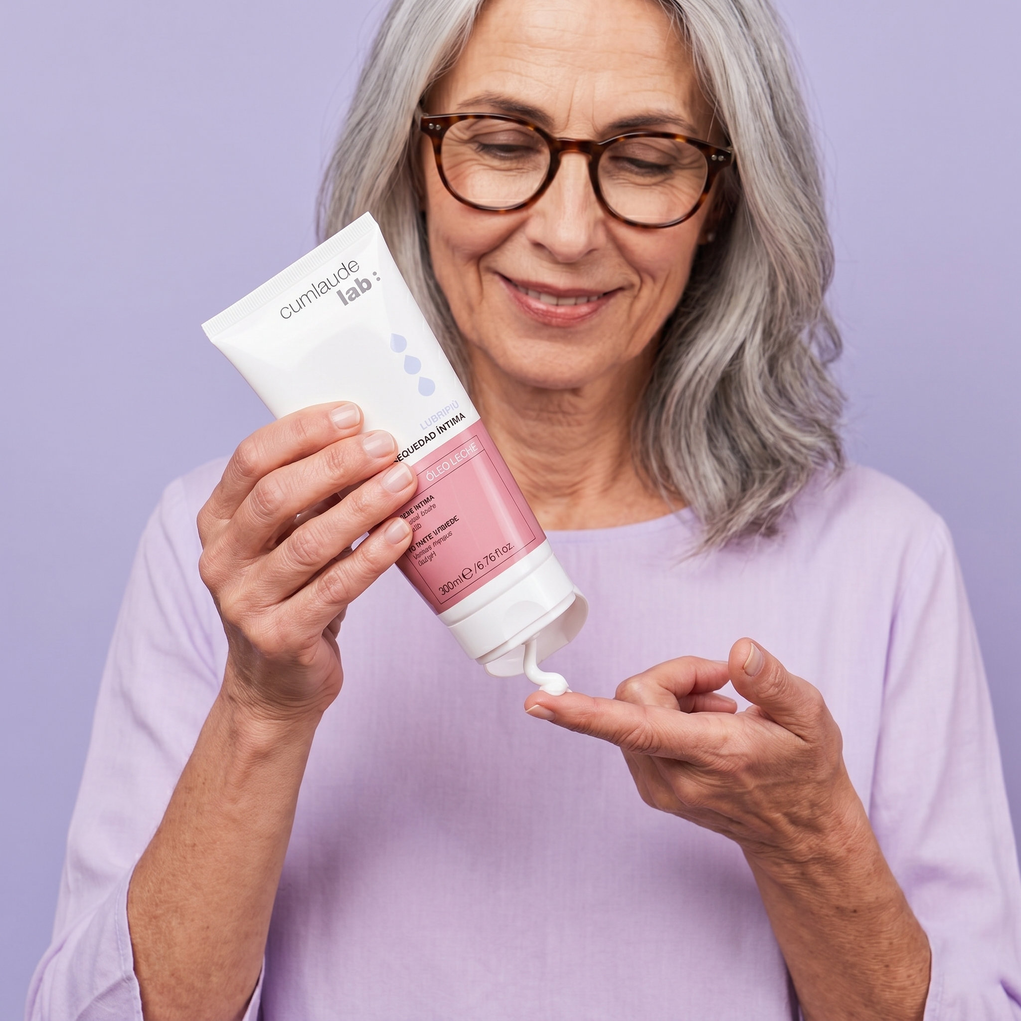 Productos Cumlaude de cuidado dermatológico e higiene íntima disponibles en Farmacia Mutilva, Mutilva Baja, Navarra
