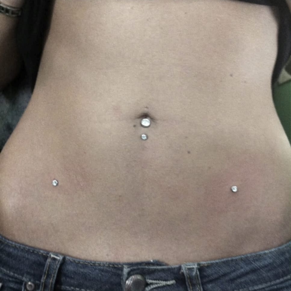 tatuaggio sull'avambraccio in stile chicano