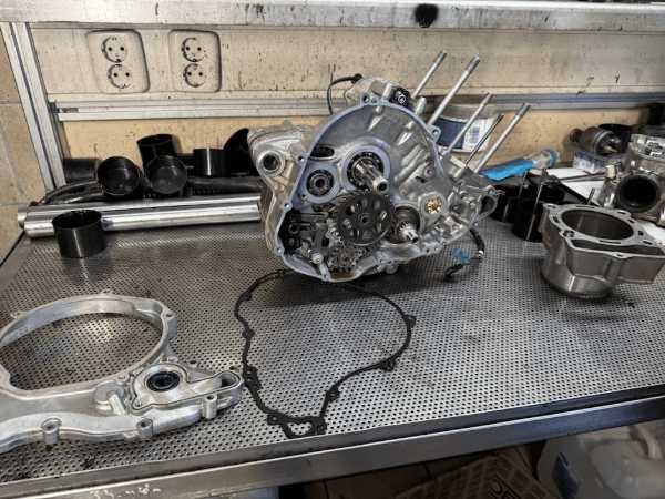 Teljes motorkerékpár felújítás – kopott alkatrészek cseréje Mikepércsen