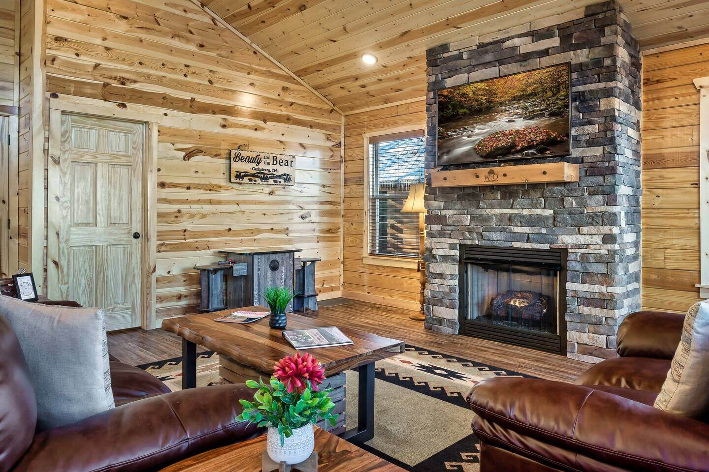 02_Interior cabin shot