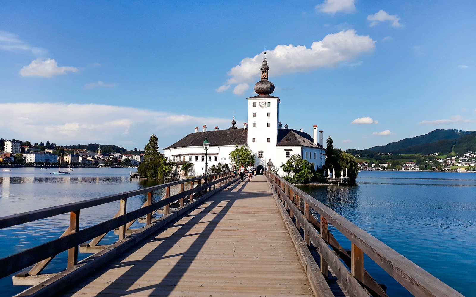 Халльштатт и виды на альпийское озеро во время однодневной поездки из Вены. Изображение 4 в галерее.