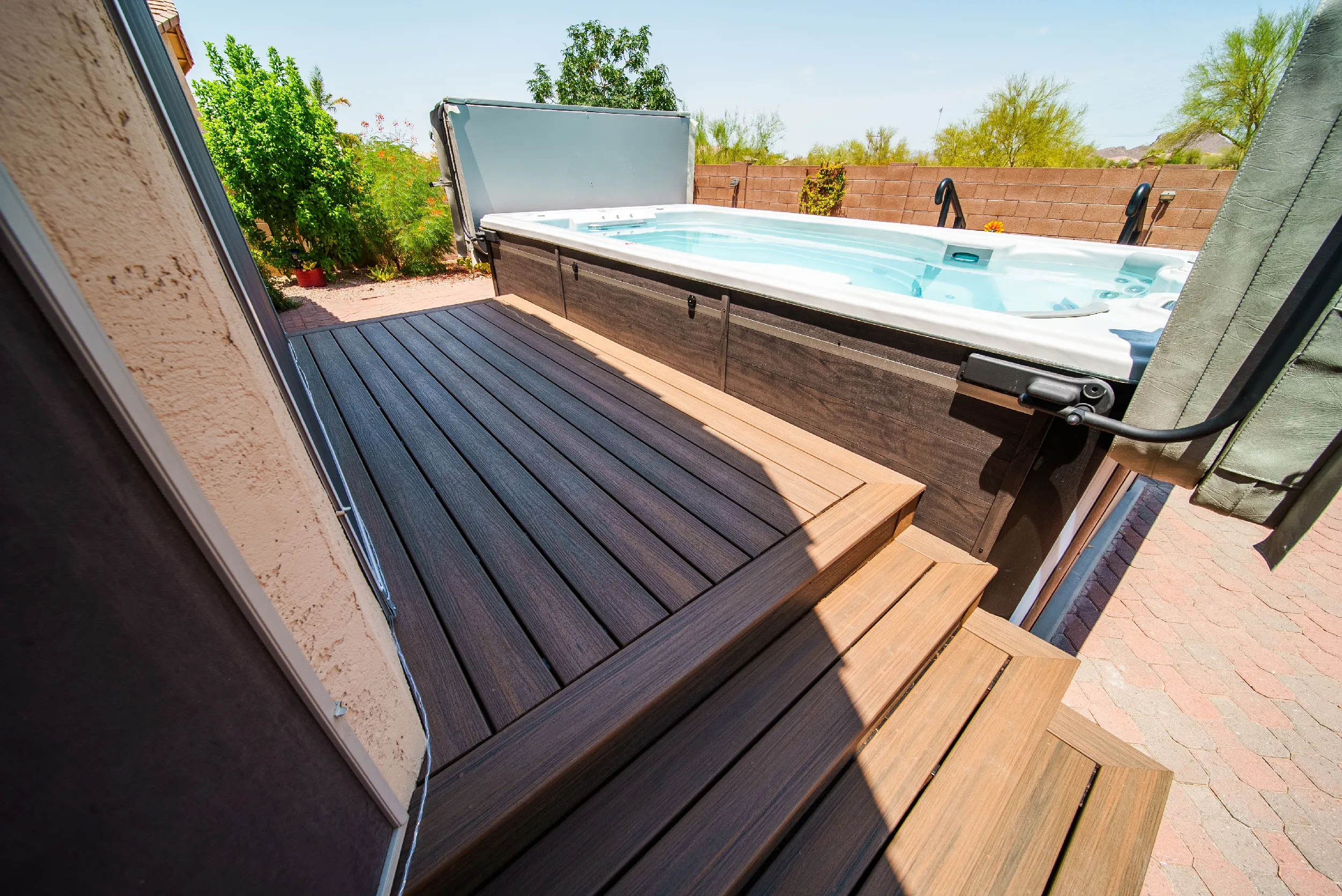 HBC Desks – Spa Steps with Trex Enhance Naturals decking