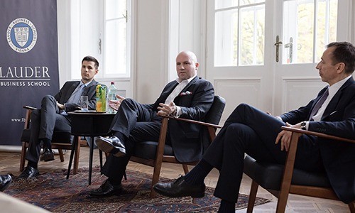 Dr. Florian Koschat, the CEO of Pallas Capital Advisory AG, together with the LBS Executive Director Alexander Zirkler and Dr. Tamas Csermely, Director of Graduate Studies at LBS