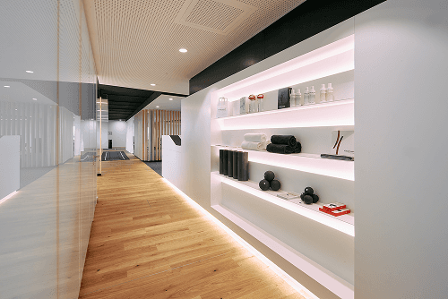 Moderne Inneneinrichtung im Körperwerk Studio in Denkendorf