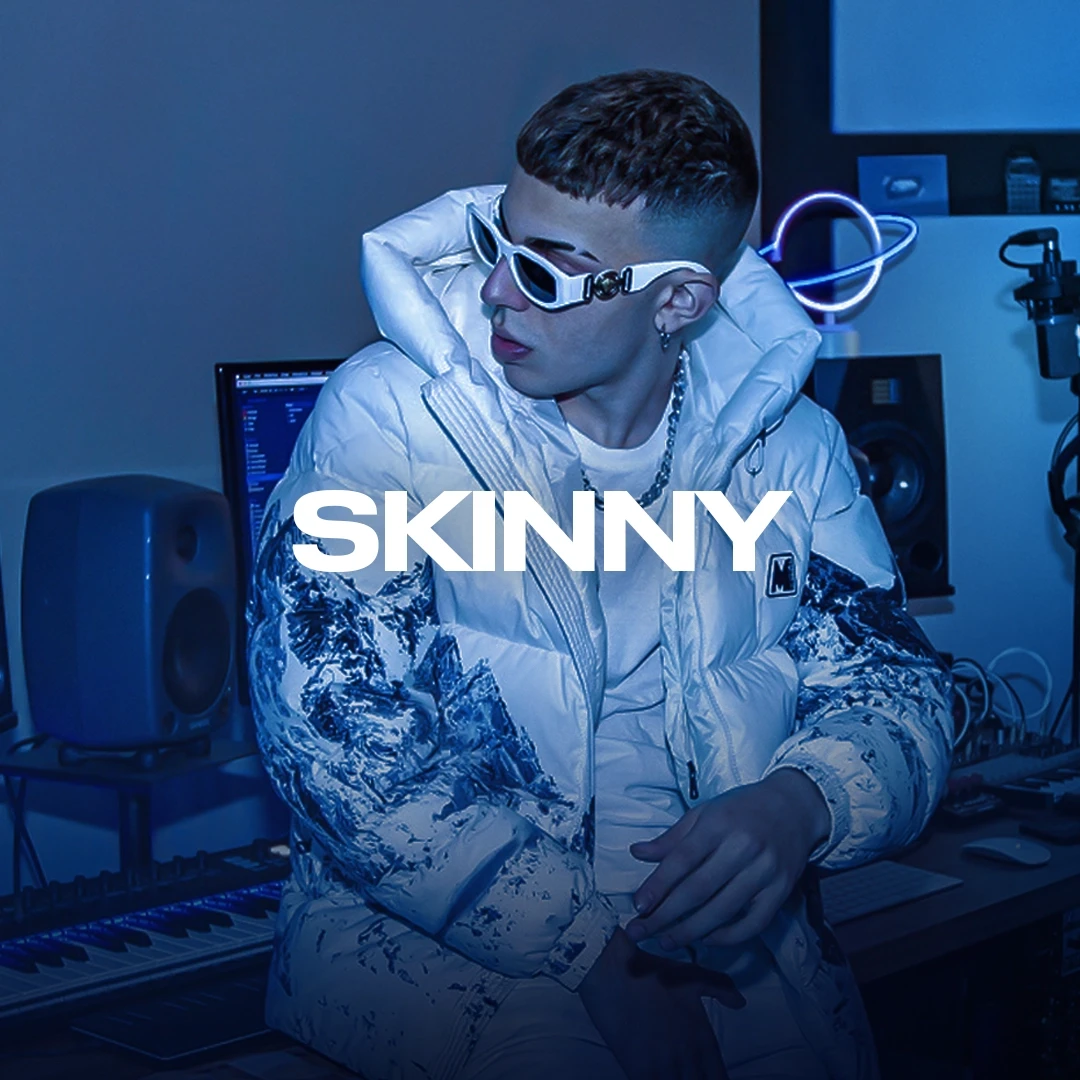 Skinny in studio di registrazione.