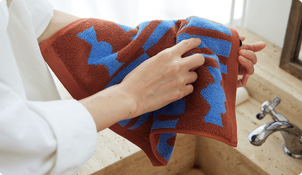 F/W 무드의 컬러와 디자인 쿠션