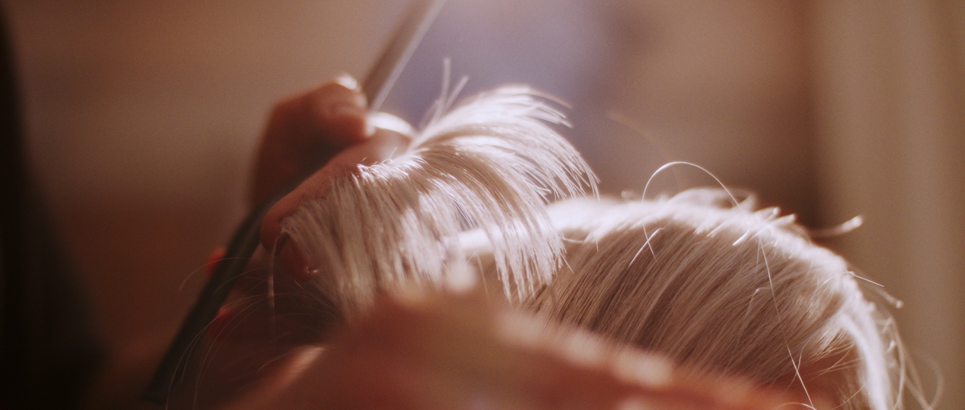 Haare werden geschnitten
