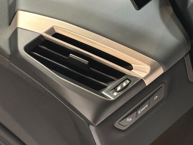 BMW iX 2022 WHITE Gebrauchtwagen - Galeriebild 12