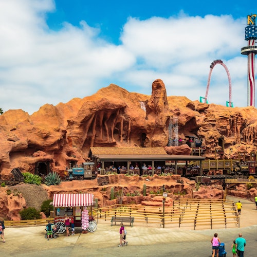 Knott's Berry Farm with transportation