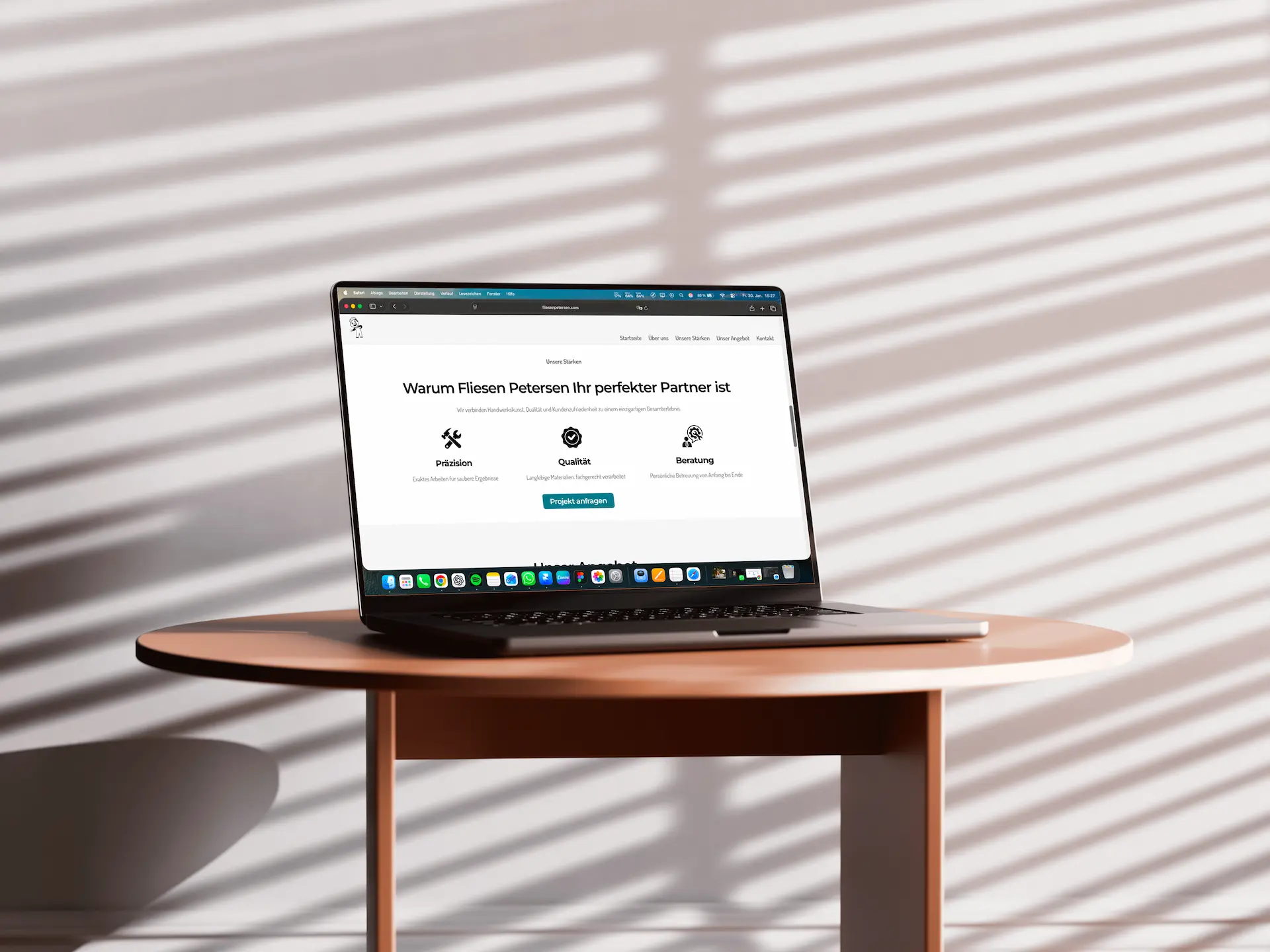 Mockup der Fliesenfirmer Petersen Website