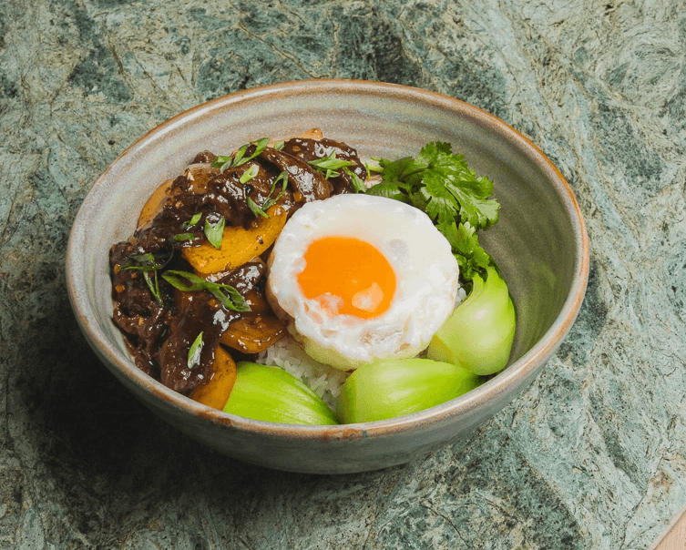 Resort dining styling for black pepper beef rice at Mandai Rainforest Resort by Banyan Tree, Singapore, for Planters Shed