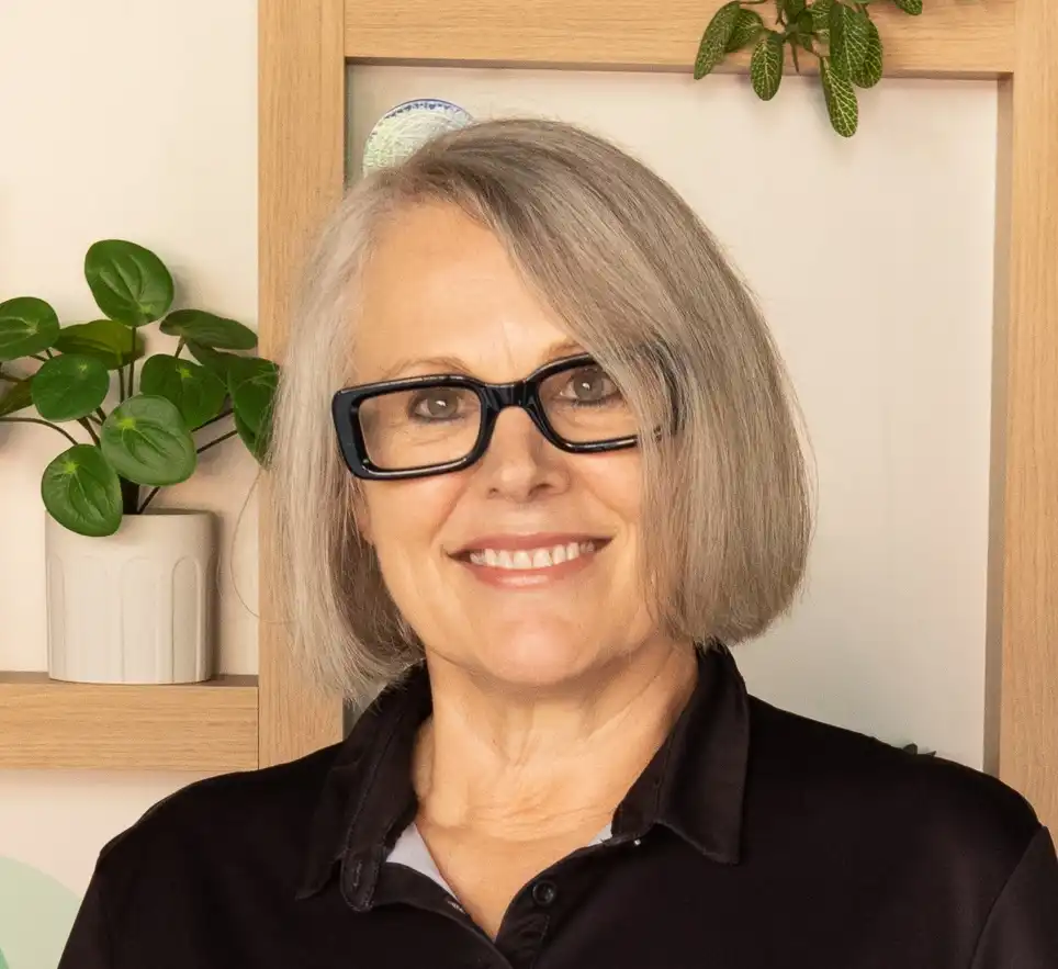 Fiona Harcourt - image